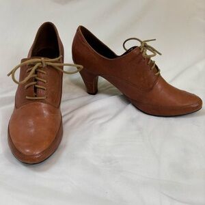 Nine West Tan Women's Heeled Oxford Shoes